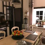 L'atelier De Jocelyne Homestay Beuzeville