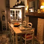 L'atelier De Jocelyne Homestay Beuzeville